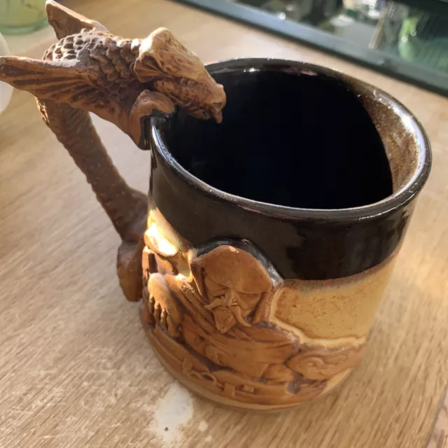 Taza El Hobbit Gandalf La desolación del dragón Smaug cerámica grande usada buena