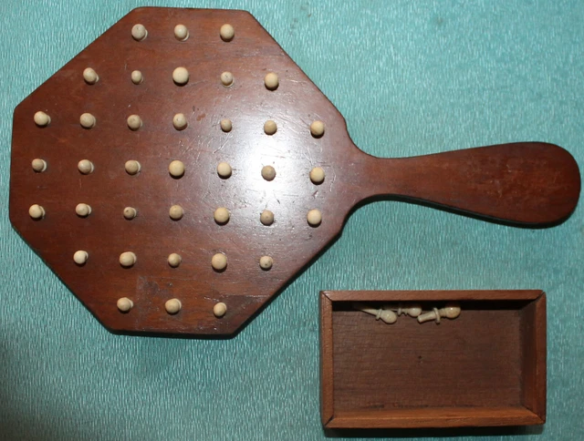 Solitaire en ligne - Solitaire avec bille en bois, jeu classique