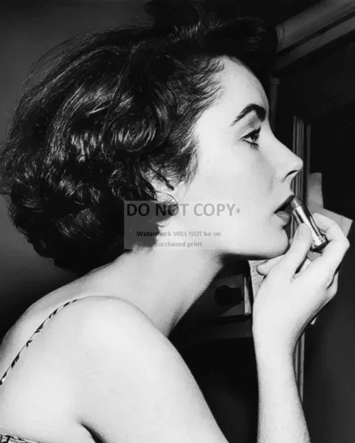 Elizabeth Taylor Legendary Actress - 8X10 Publicity Photo (Dd243)
