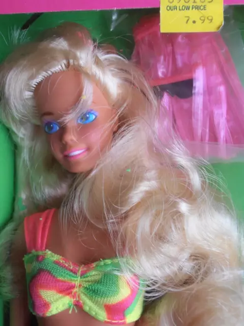 BEACH FUN BARBIE Doll 2006 New in Box J0709 sunscreen & heart