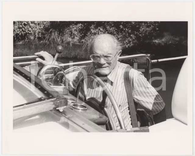 1985 ca COSTUME ITALIA VENEZIA (?) Giornalista Mario PASTORE in barca (1) Foto