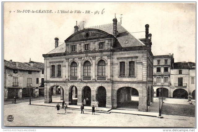 33 SAINTE FOY LA GRANDE - vue de l'hotel de ville.