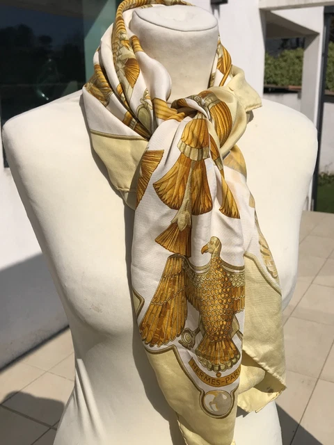 Foulard En Soie Vintage Années 60 Signé Victoire Paris - Environ 68x67 Cm - Occasion