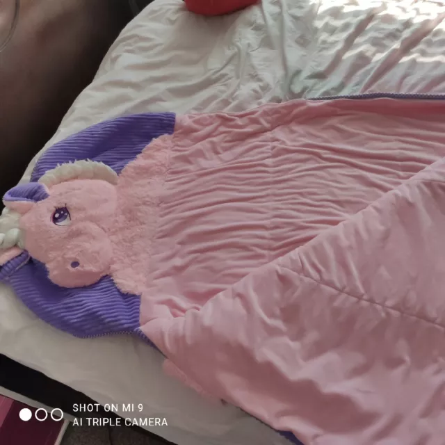 Saco de dormir unicornio, color rosa, en excelente estado 3