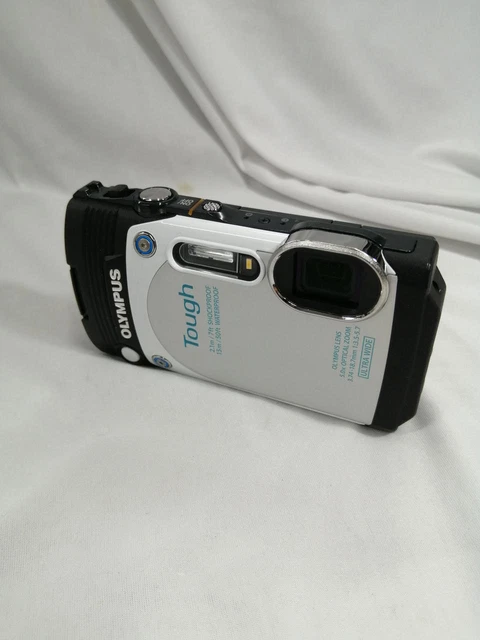 Cámara digital impermeable Olympus Stylus resistente TG-870 16,0 MP/ usada en Japón