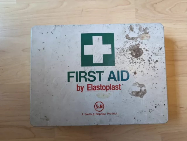 ⭐ Vintage ELASTOPLAST Tin FIRST AID KIT box + Medical CONTENTS c1958 1950's? ⭐