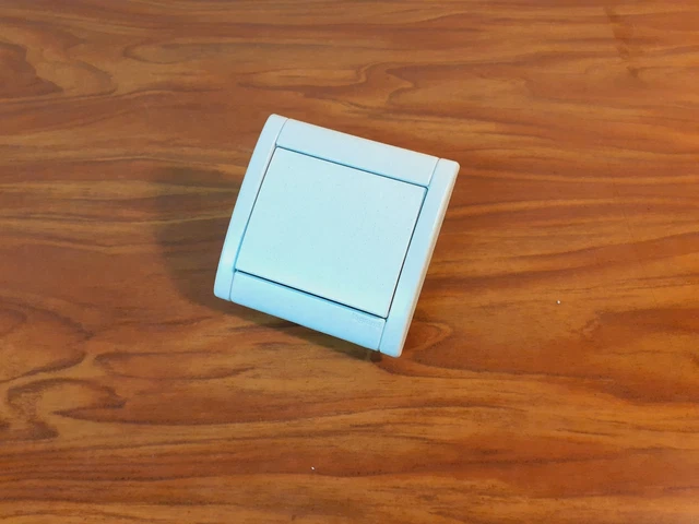 Legrand Sagane – Lot De 10 Interrupteurs Va-et-Vient Blanc 840 02 (84002) – Neuf