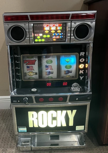 ROCKY OFFICIAL SKILL STOP PACHISLO SLOT MACHINE IN EXCELLENT  CONDITION w/KEY
