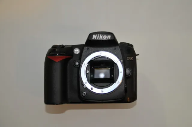 Nikon D90 12.3 MP Digital SLR Camera (Black ) Body Only Very Good Condition