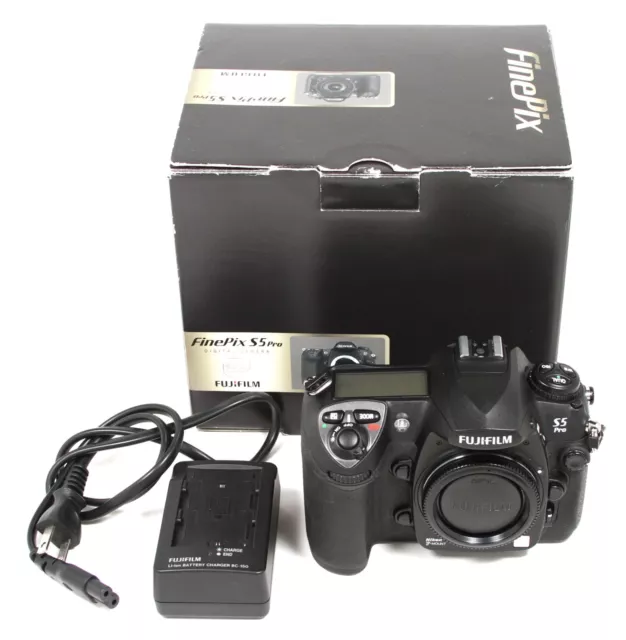 Fujifilm Finepix S5 Pro DSLR Camera (Only 5800 Actuations!) Read: Special Offer!