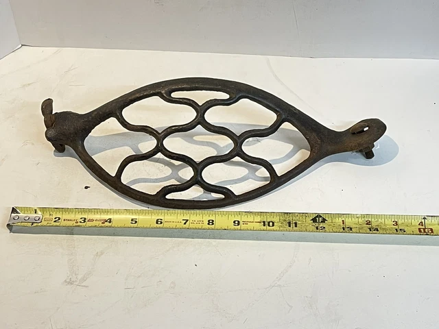 Antique Singer Sewing Machine Cast Iron Flywheel Guard pulley cover 1907