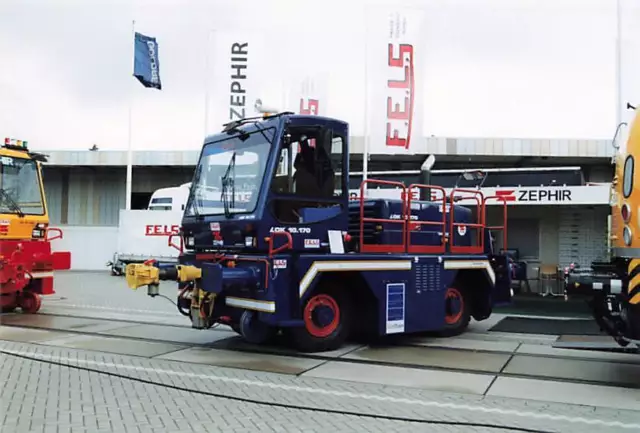 Foto Contrain Zephyr 2-Wege-Fz. Lok 10.170 Innotrans 09/2004 ca.10x15cm V3797d