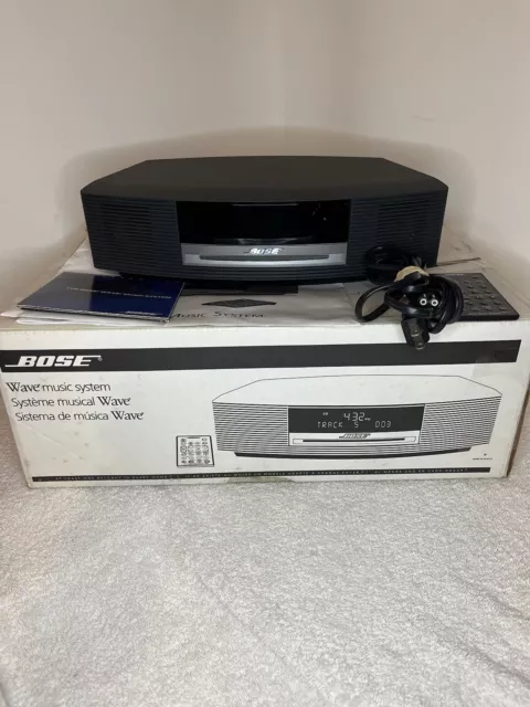 Bose Wave Music System AM/FM CD Player Clock Radio Bluetooth W Remote AWRCC1