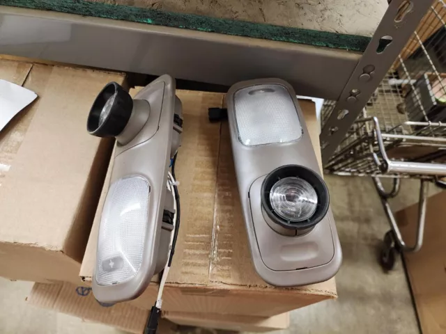Genuine PACCAR Over Door Lamp Assembly w/ Clear Lens P54-6011-2222 (Single)
