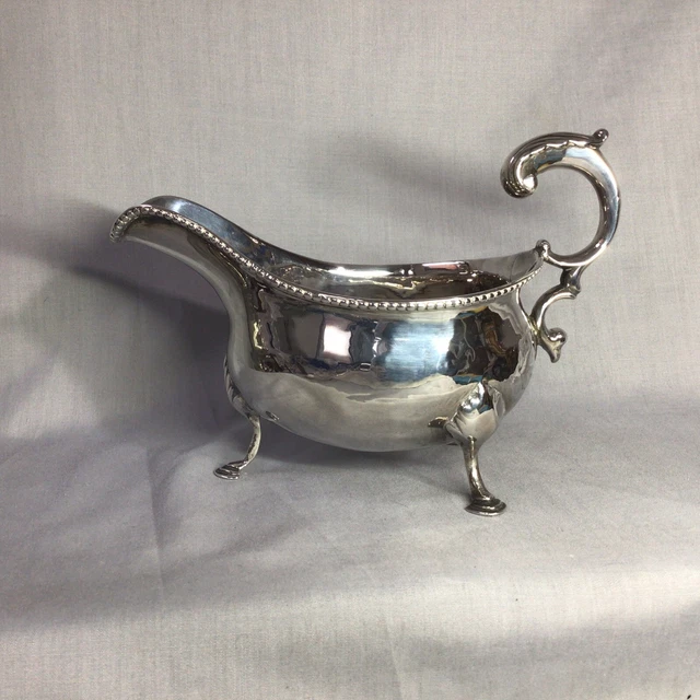 C1761 Georgian Solid Silver Large Gravy / Sauce Jug. 226g