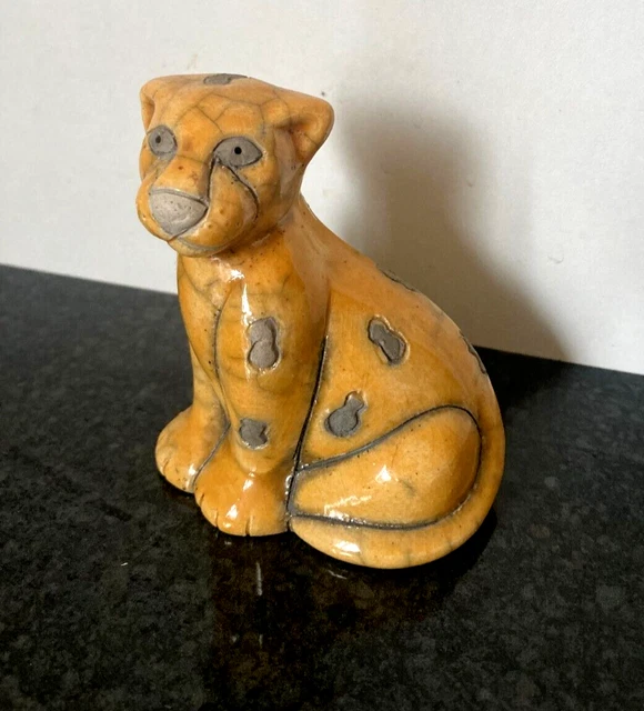 ECHT GEFERTIGT IN SÜDAFRIKA süß 3" SITZEND handbemalt LEOPARDENORNAMENT