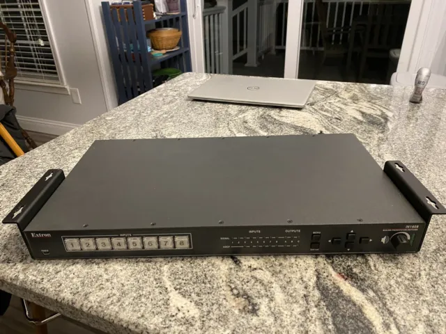 Extron IN1608 HDCP Presentation Switcher with DTP Extension