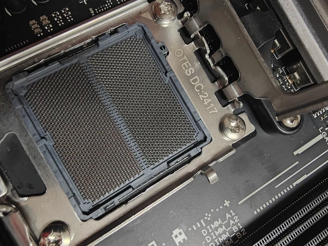 ASUS ROG STRIX B650-A GAMING WIFI AMD RYZEN Motherboard excellent ...