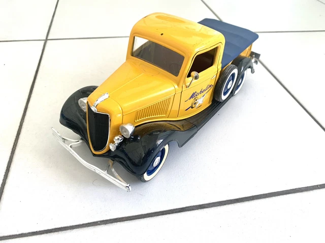 Miniature Solido Ford V8 1936 - Dépanneuse Michelin Jaune, échelle 1/19, Fabriquée En France