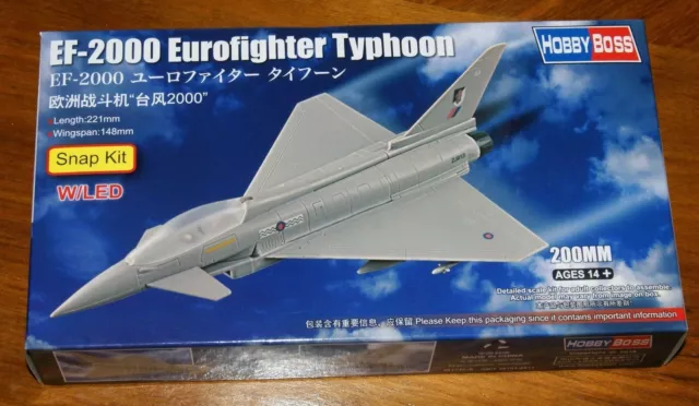 Hobby Boss 81901 : EF-2000 Eurofighter Typhoon  - Kit mit LED 1:72