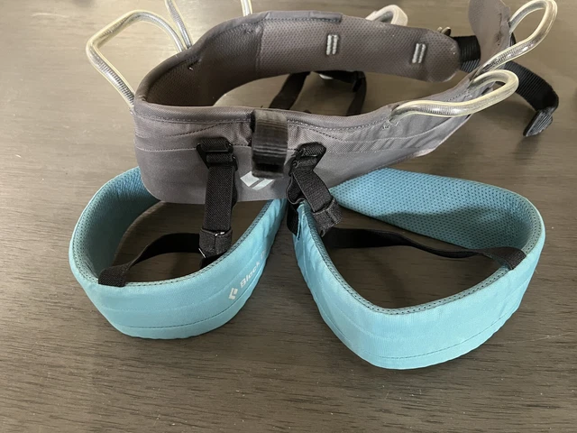 Black Diamond Womens Momentum Rock Climbing Harness Medium 30”-33”