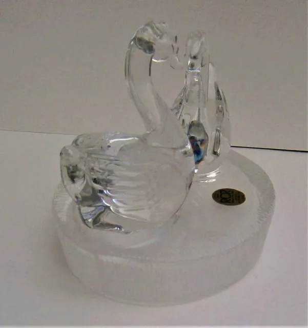 Q435) RCR Royal Crystal Rock glass swan swans paperweight ornament 2