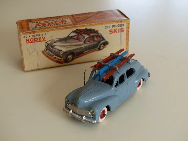 ANCIENNE VOITUE NOREV en BOITE : PEUGEOT 203 avec SKIS - JOUET ANCIEN