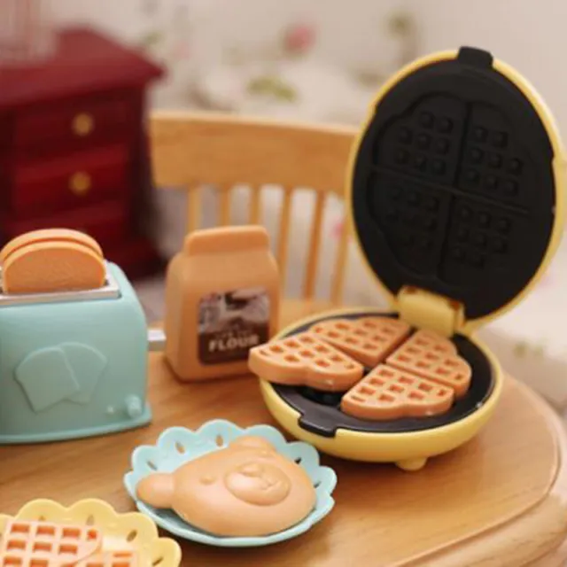 1/12 Dollhouse Bread Machine With Toast Miniature Cute Decorations Toaster AW
