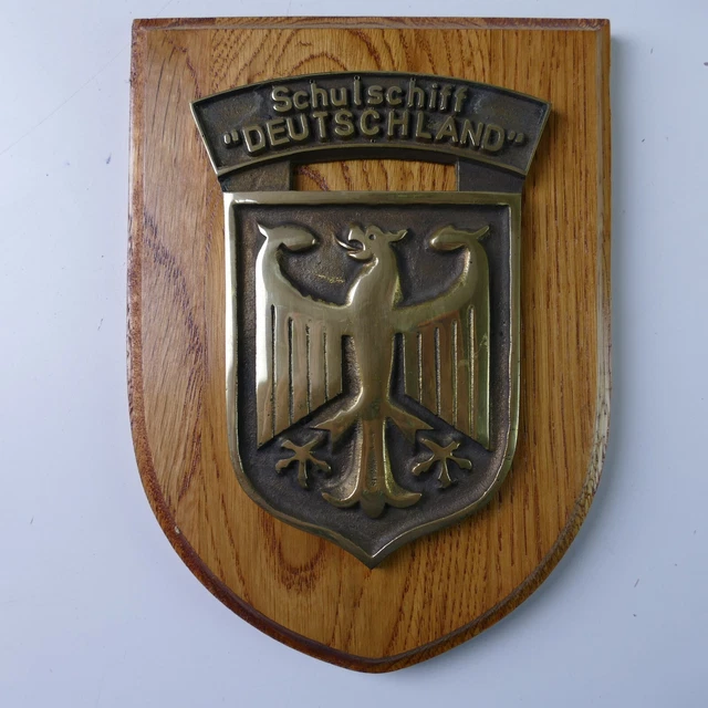 Messingwappen auf massiver Eiche ca. 850g Schulschiff Deutschland To-6138