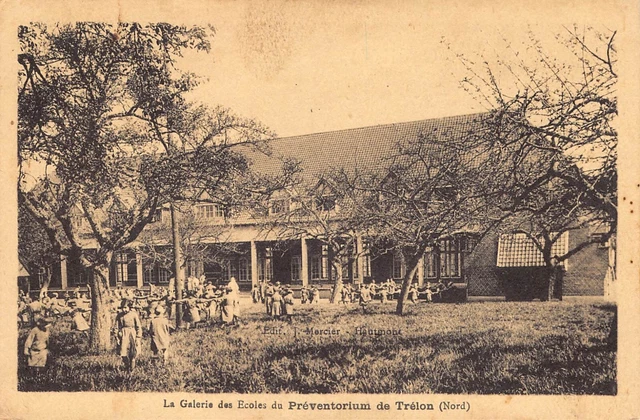 CPA Dept 59 Nord - Galerie des Ecoles du Préventorium de Trélon ( Animée )