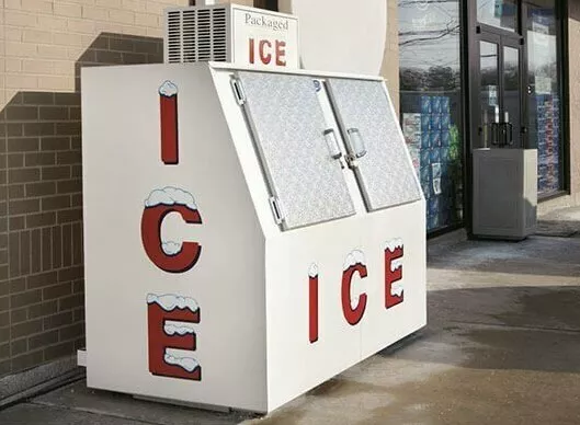 (2) RETAIL ICE BOX ~ ICE COOLER MACHINE - S Scale 1:64 - LEER  POLAR Bag Chest