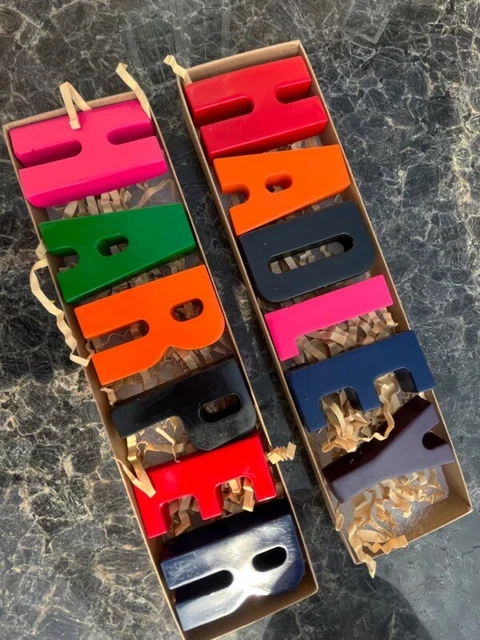 Lápices de nombre personalizados vertidos a mano