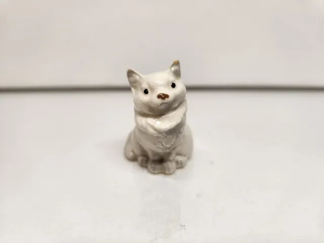 Hagen Renaker Miniature Mini White Persian Himalayan Mama Cat Figure Figurine