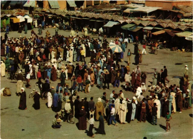 CPM MAROC Marrakech-La Place Djemaa El Fna (342378)