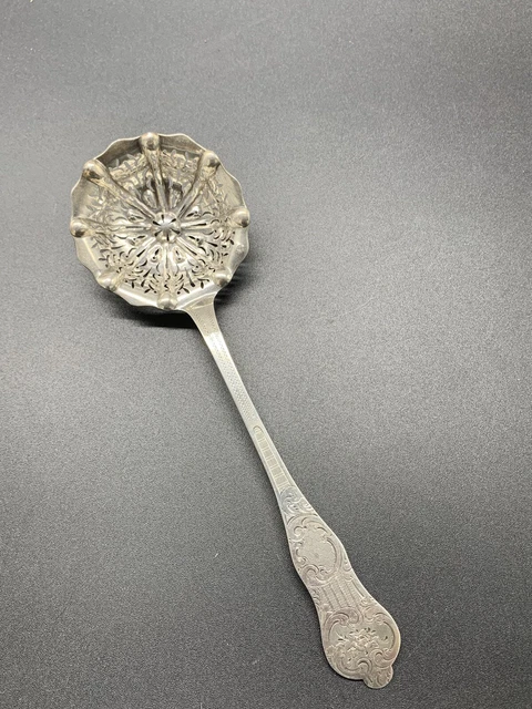 Ancienne Cuillère Saupoudreuse Argent Massif Massif Poinçon Minerve Olive Fraise