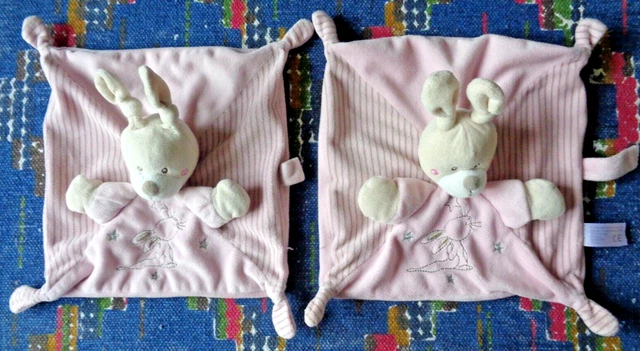 4Pa/  Lot De 2 Doudou Plat Kiabi Simba Lapin Rose Etoile Argent Exc Etat