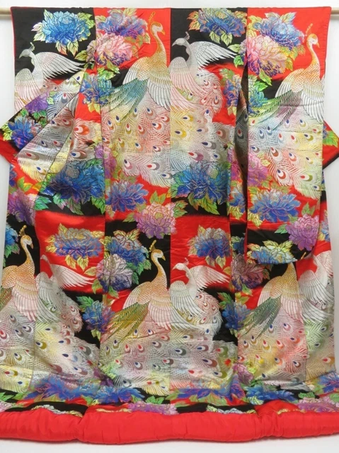 2916T01z4070  Japanese Kimono Silk UCHIKAKE Peacock Red