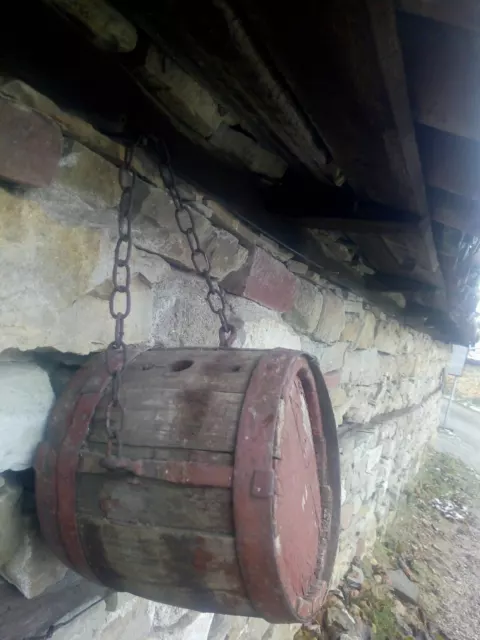 PRIMITIVE OLD ANTIQUE WOODEN VESSEL CANTEEN KEG BARREL IRON BANDED 19th