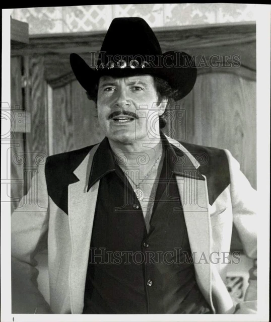1980 Press Photo Actor Max Baer in "The Asphalt Cowboy" - lrp97848