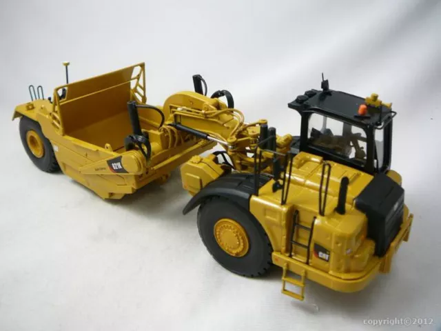 Tonkin 1/50 Scale Caterpillar Cat 621K Wheel Tractor Scraper Diecast Model