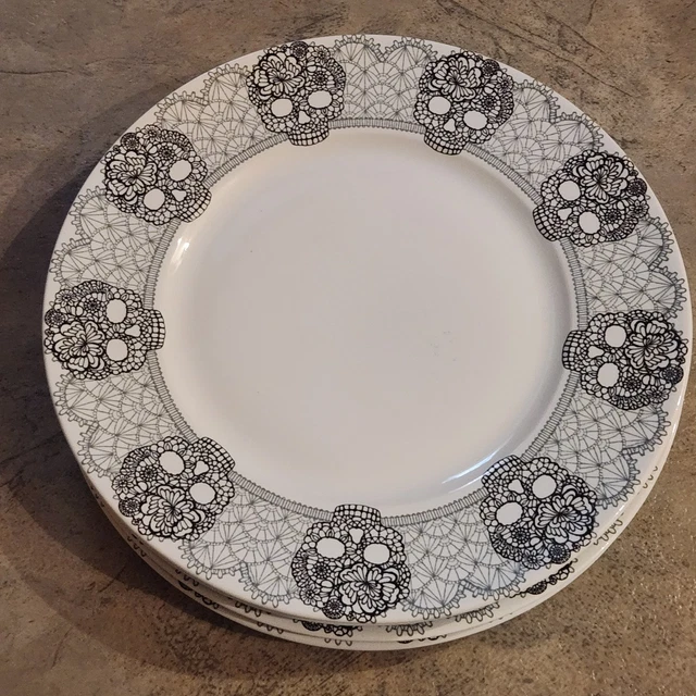 222 FIFTH SKULL Lace Dinner Plates Halloween Fall Skull Set Of