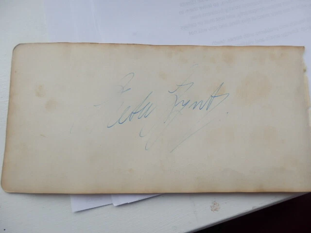 Greta  Gynt  -  Norwegian  Actor  /  Singer   - Autograph
