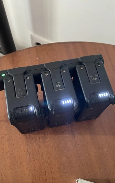 3 DJI FPV baterías y cubo con cargador