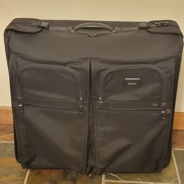 TUMI Alpha 22" Wheeled Rolling Garment Bag. Model 22033DH BB2.