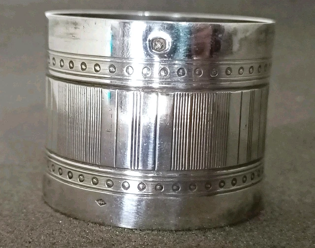 Rond De Serviette Ancien En Argent Minerve Gravé – Pièce Unique