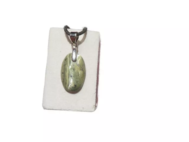 Grüner Opal Cabochon Anhänger massive bewegliche 925 Silberkralle Nr. 586