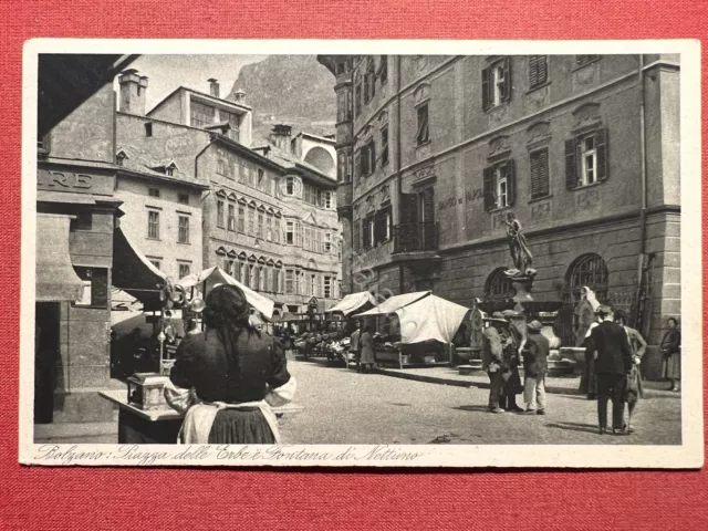 Cartolina - Bolzano - Piazza delle Erbe e Fontana di Nettuno - 1925 ca.