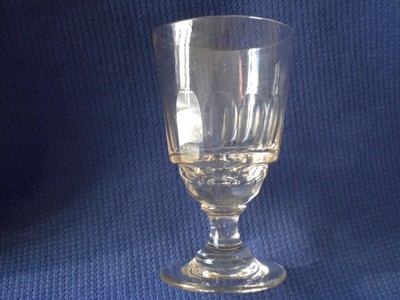 Absinthe ANCIEN GRAND VERRE A ABSINTHE SOUFFLE TAILLE  AVEC RÉSERVOIR DOSE H 14.4 CM 