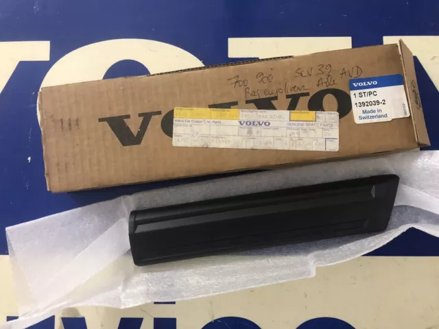 OEM 1392039 Volvo 740 760 940 960 baguette aile coté droit Gris NOS NEUF