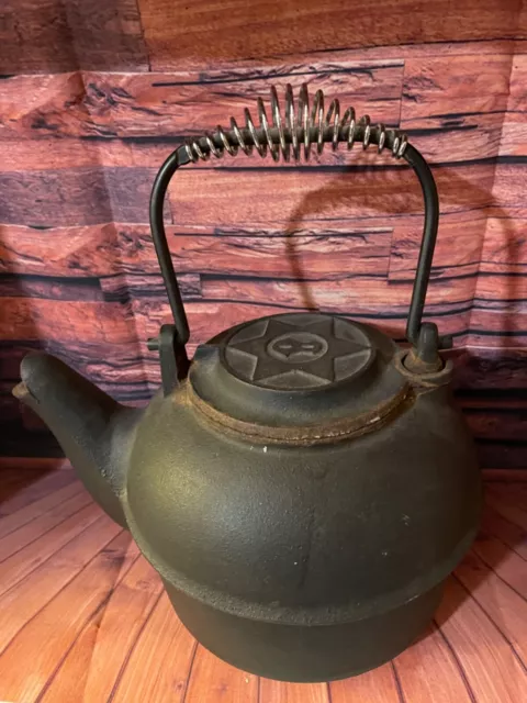 Antique 1800s Cast Iron Chattanooga Star #8 Tea Pot Kettle Swivel